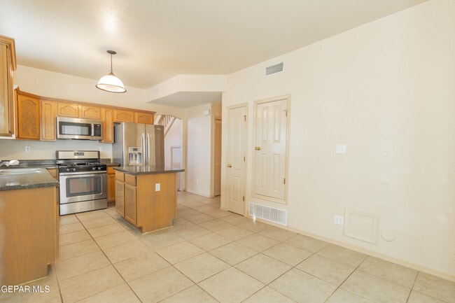 Building Photo - 3712 Prairie Rose St