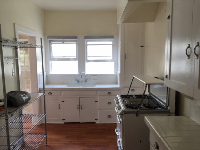 Kitchen - 507 N Norton Ave