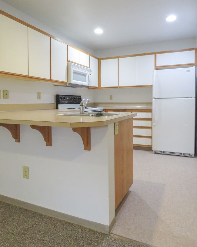 Building Photo - 1475 -1479 W.11th - FH