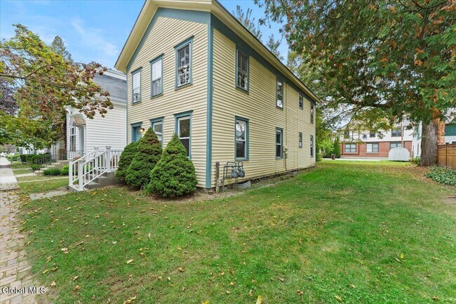 Building Photo - 53 White St