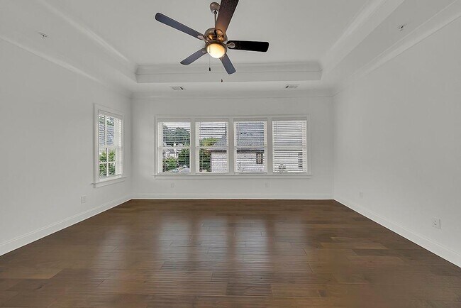Building Photo - 6807 Encore Blvd