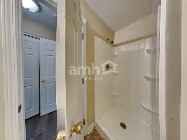 Building Photo - 5701 Rutland Cir