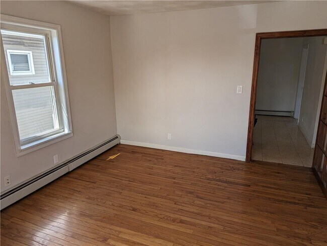 Building Photo - 61 Utton Ave