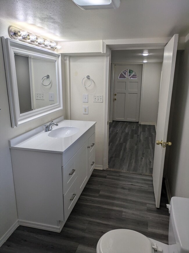 Building Photo - 1547 Sturgus Ave S