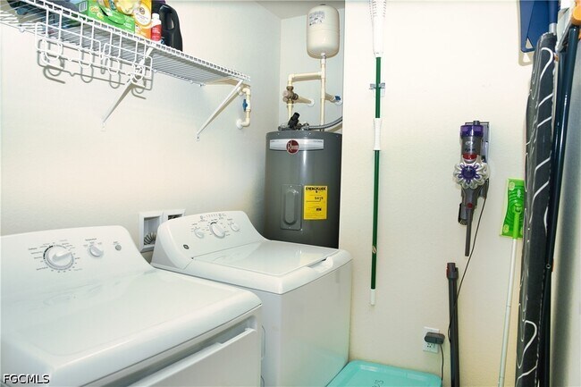 Building Photo - 13730 Julias Way