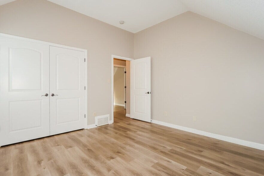 Building Photo - 445 Green Willow Cove