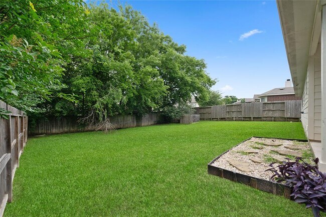 Building Photo - 12502 Hackberry Dr