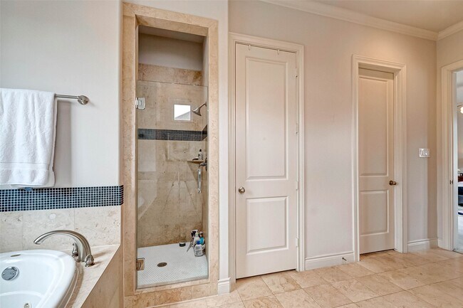 Building Photo - 1514 Summer St