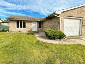 Building Photo - 150-154 Meadows Cir