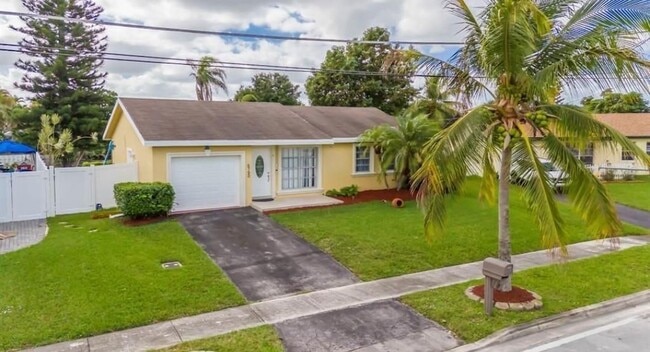 Building Photo - 6790 NW 24th Ct