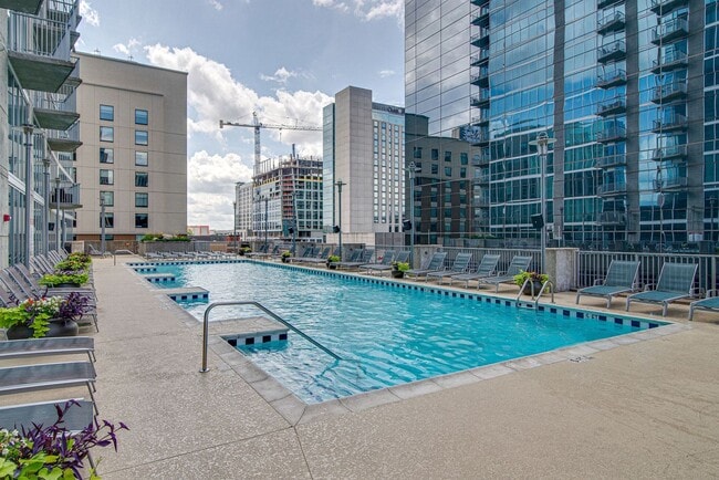 Building Photo - Downtown Luxury Living at The Encore