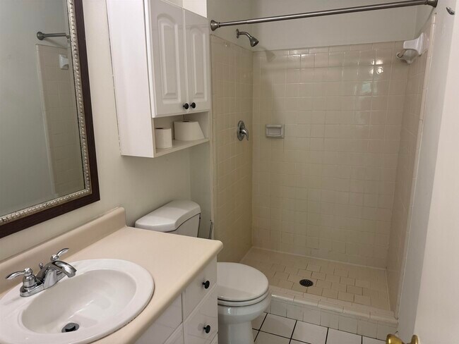 Building Photo - 255 Skate Dr