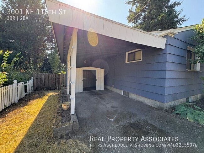 Building Photo - 3001 NE 115th St