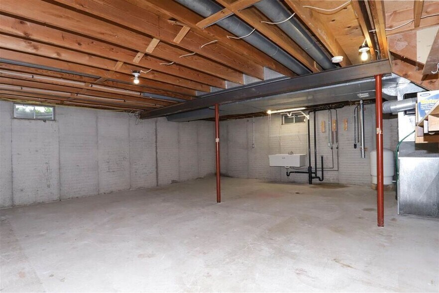 Basement - 1140 S Bluemound Dr