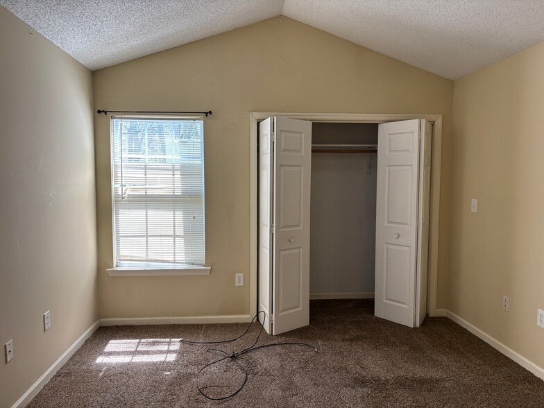 Building Photo - 35 W Sellers St