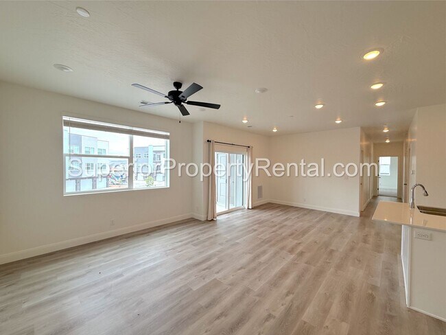 Building Photo - 5801 S Garnet Dr