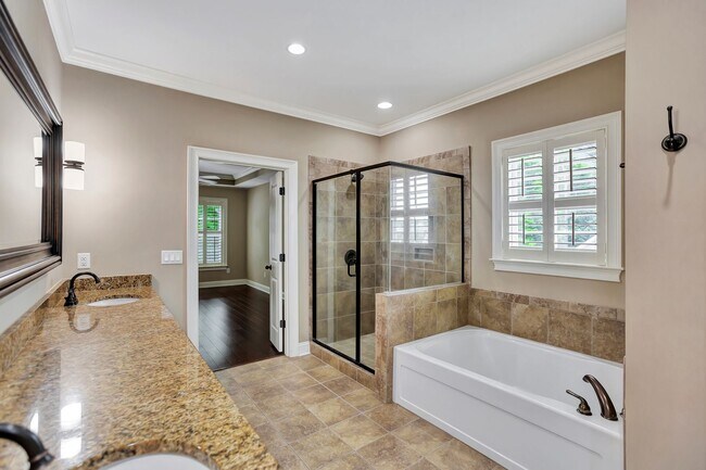 Building Photo - Elevated Home in The Club at Legends Oaks Plantation