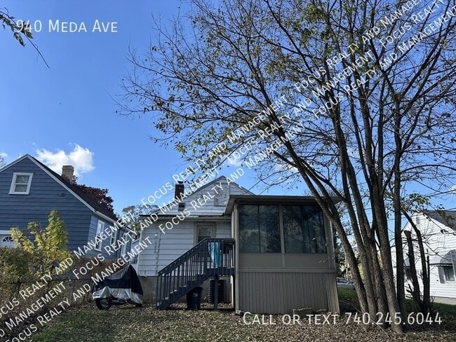 Building Photo - 940 Meda Ave