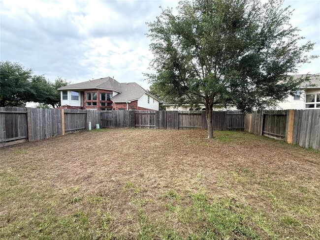 Building Photo - 26430 Richwood Oaks Dr