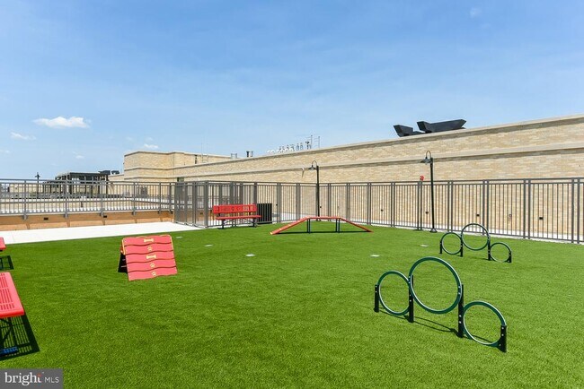 Building Photo - 901 H St NE