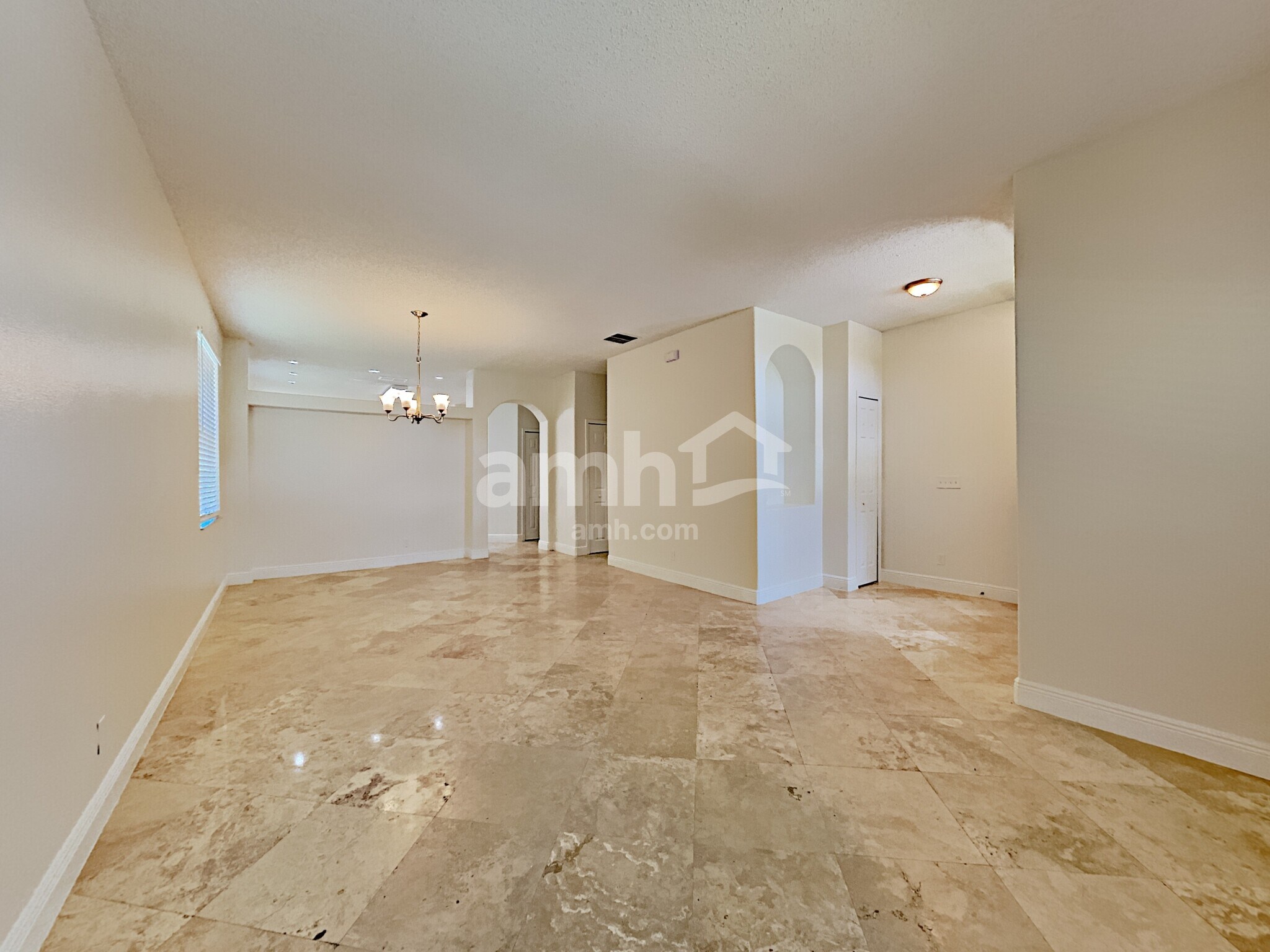 Building Photo - 13740 Hawkeye Dr