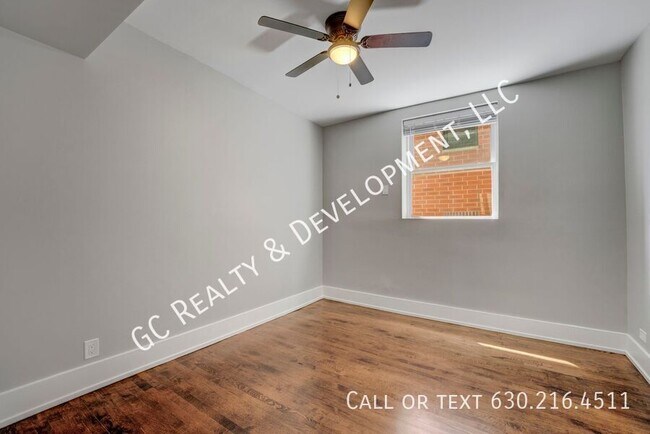 Building Photo - 4329 N Ashland Ave
