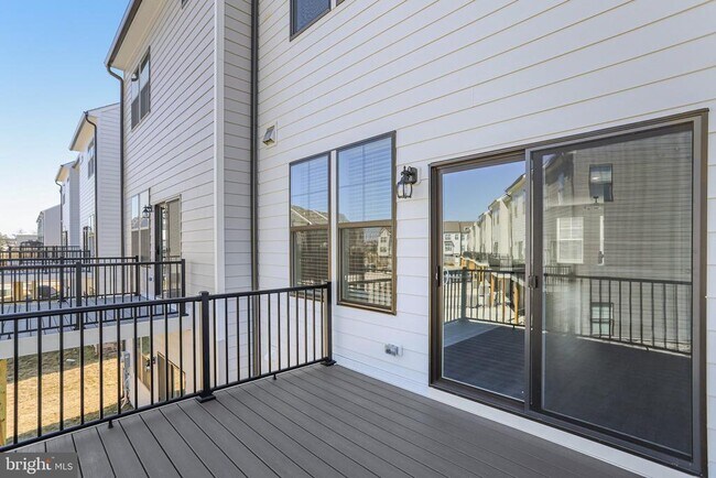 Building Photo - 421 Ensemble Wy