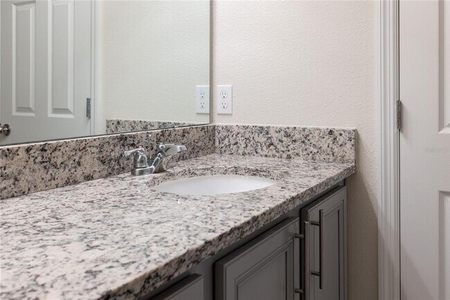 Building Photo - 1280 Pavia Dr