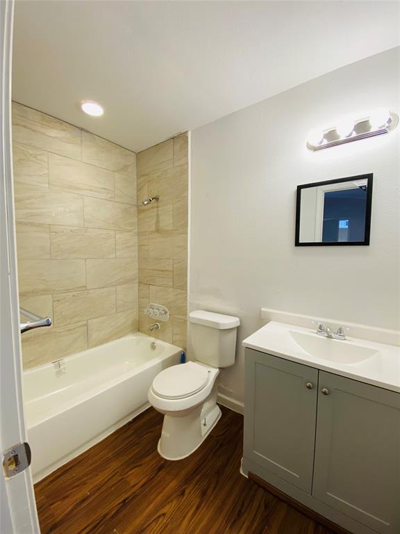 Building Photo - 10601 South Dr