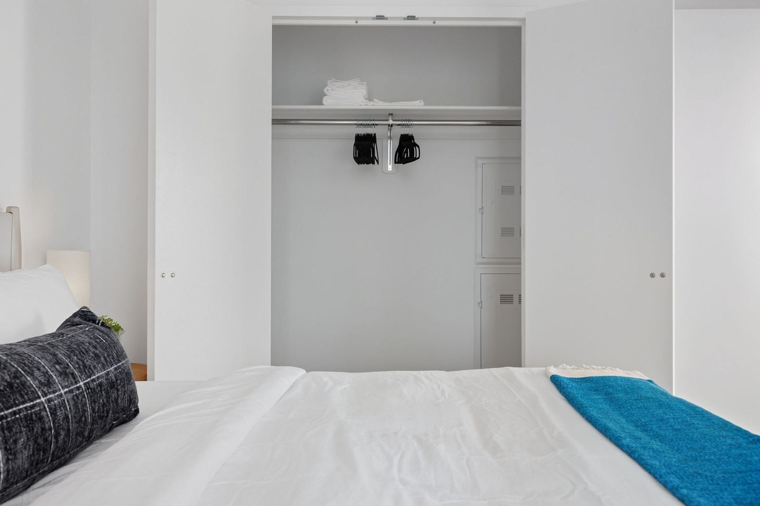 Building Photo - 16 Dupont St