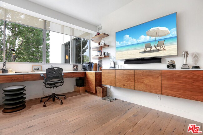 Building Photo - 17352 Sunset Blvd