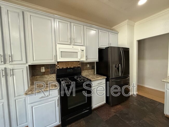 Building Photo - 9382 Mainline Dr