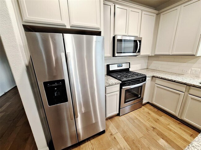 Building Photo - 5900 Bucine Cv