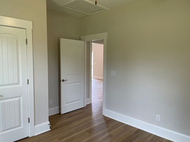 Building Photo - 3 Bedroom 2 Bathroom New Construction Hous...