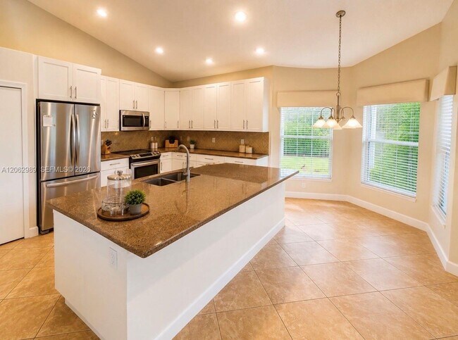 Building Photo - 22015 Altona Dr