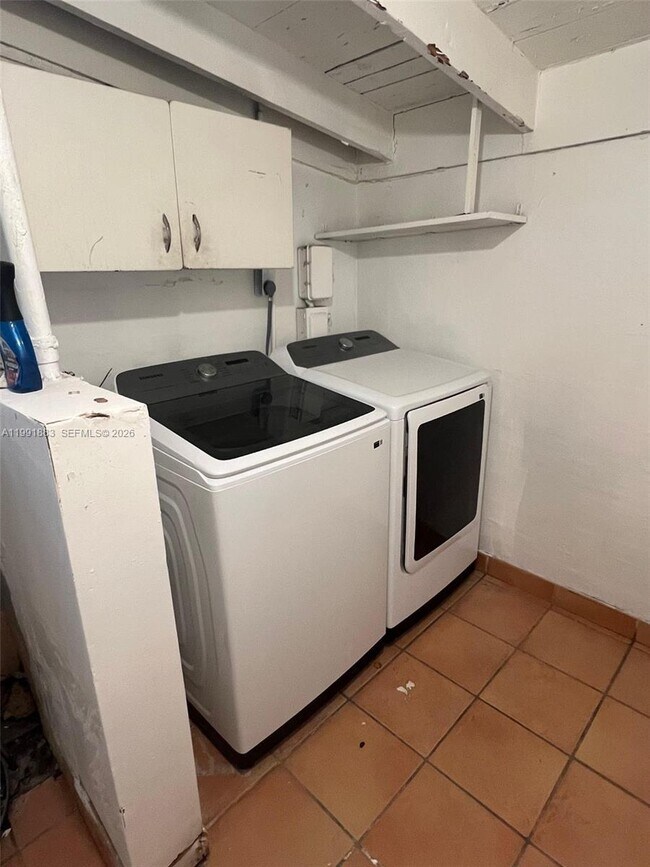 Building Photo - 6610 Johnson St