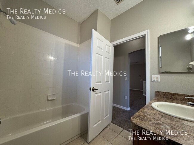 Building Photo - 447 Cierra Oaks Cir