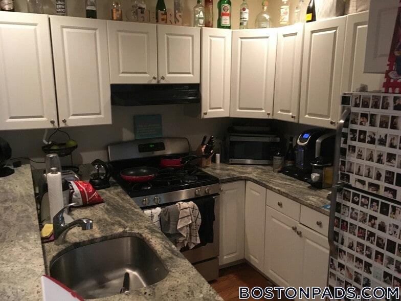 Building Photo - 66 Egmont St