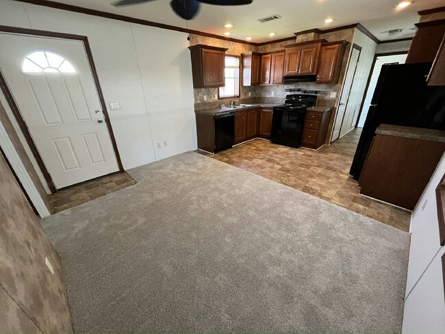 Building Photo - 757 Harbor Cir