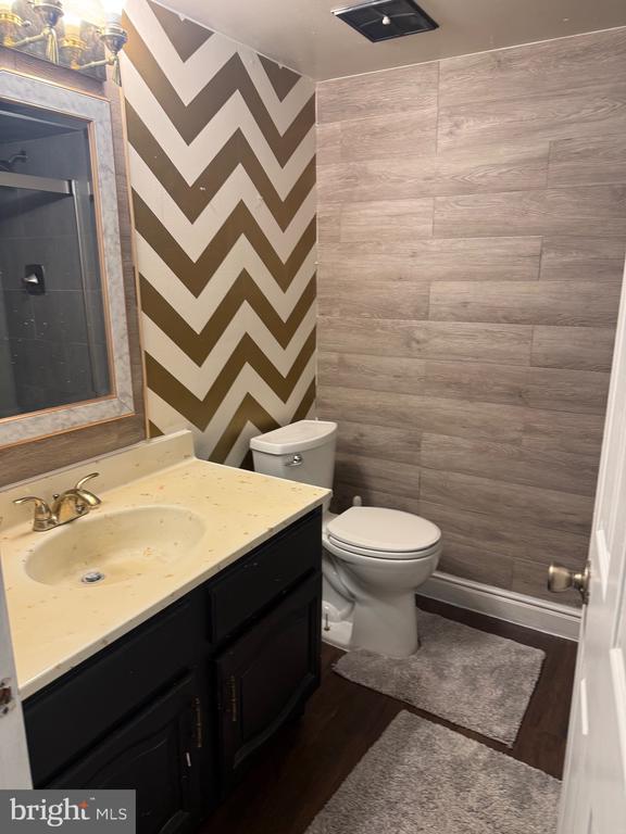 Building Photo - 803 Mountainview Dr