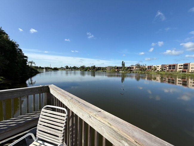 Building Photo - Lake Arrowhead 2 bedroom / 2 bath Condo