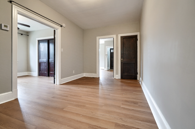 Building Photo - 1031 Elm Ridge Ave