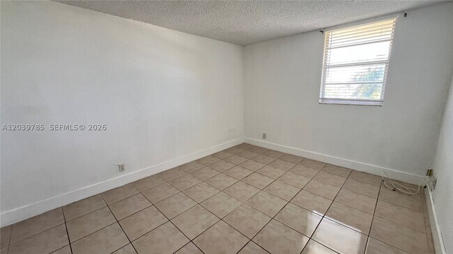 Building Photo - 4550 NW 9th St