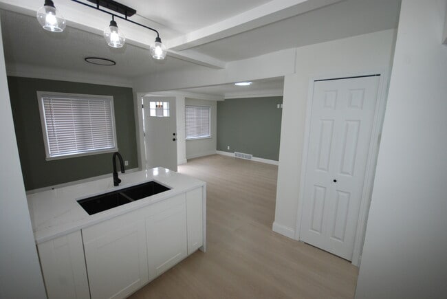 Building Photo - 20532 Lesure St