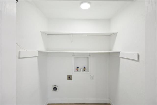 Building Photo - 904 Middle Cove Dr