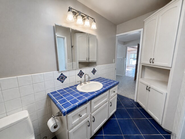 Building Photo - 352 Glen Ellen Dr