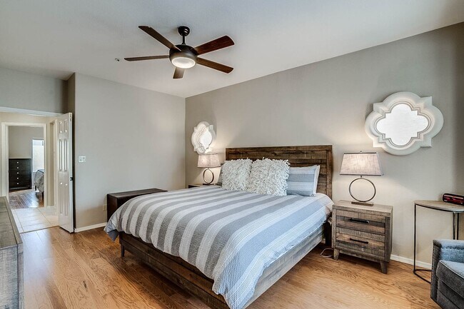 Building Photo - Resort Style Living - Furnished Three Bedr...
