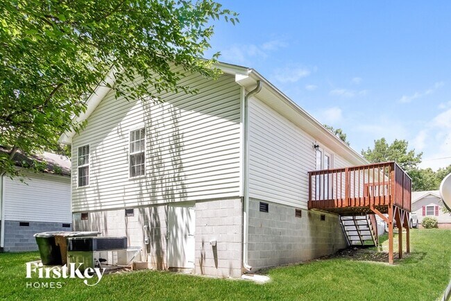 Building Photo - 713 Garrett St