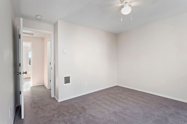 Building Photo - 5286SW