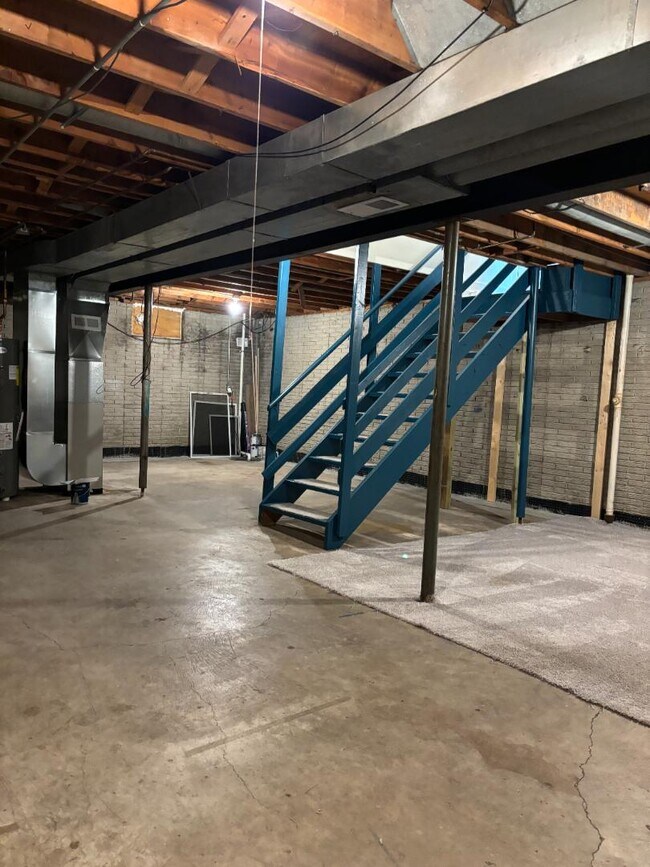 Building Photo - 935 Herold Ave